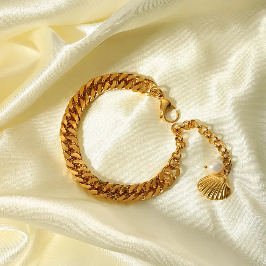 Vintage Style Shell 201 Stainless Steel 18K Gold Plated Bracelets In Bulk