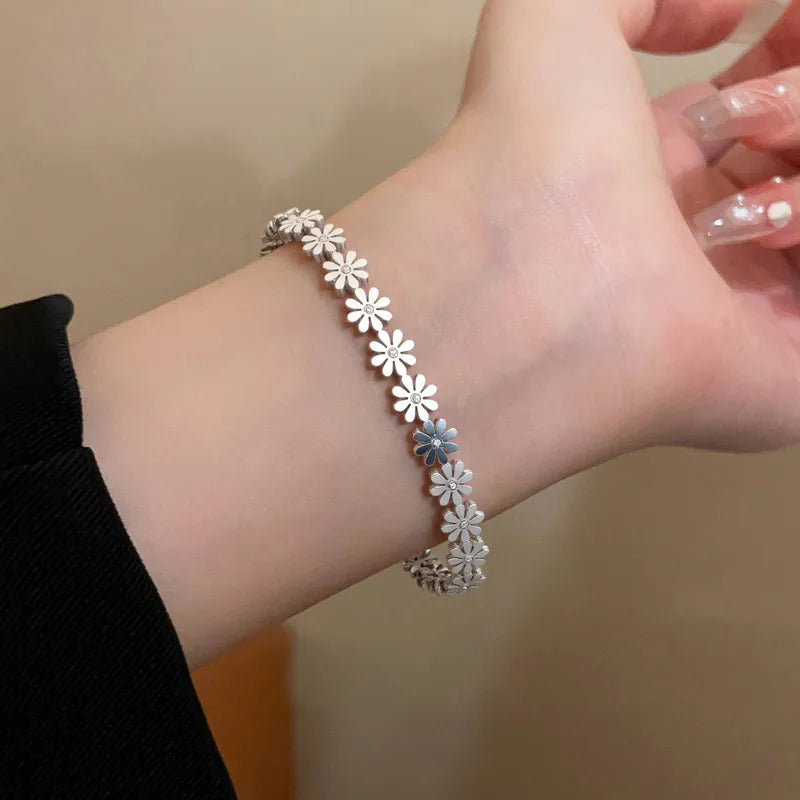 Elegant Flower Titanium Steel 18K Gold Plated Bracelets In Bulk