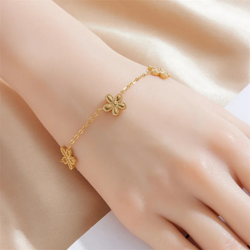 Vintage Style Flower 304 Stainless Steel 18K Gold Plated Bracelets In Bulk