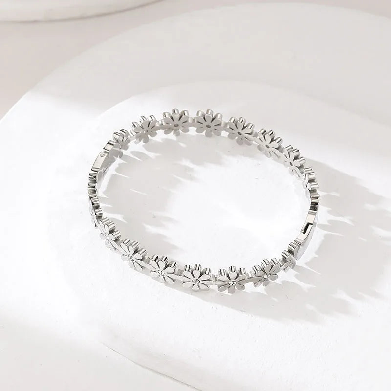 Elegant Flower Titanium Steel 18K Gold Plated Bracelets In Bulk