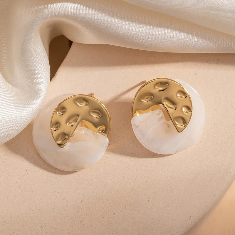 Round Hammered Stud Earrings for Women in Dyed Black Titanium Steel with Amber Inlay